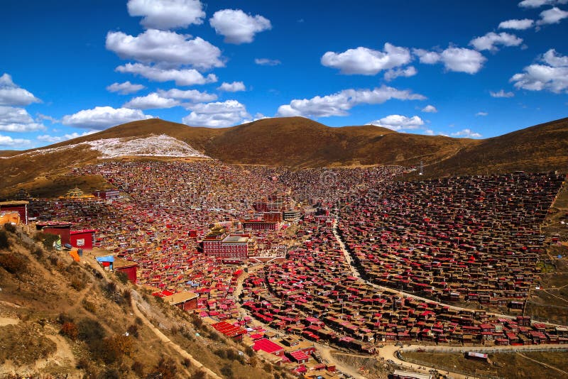 Monastero O buddista accademia, mondi il più grande tibetano buddista istituto, posizionato la Valle, regione, ()  tibetano autonomamente,,.